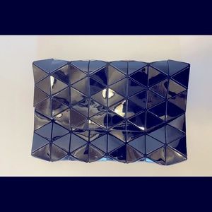 Black geometric clutch